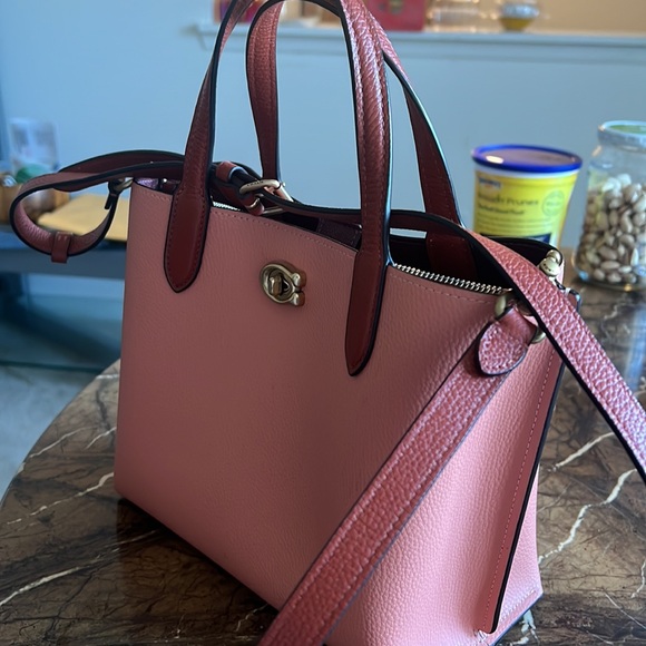 Coach purse!! - Picture 3 of 4